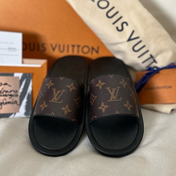 Louis Vuitton Sunbath Flat Mule - Picture 8 of 8